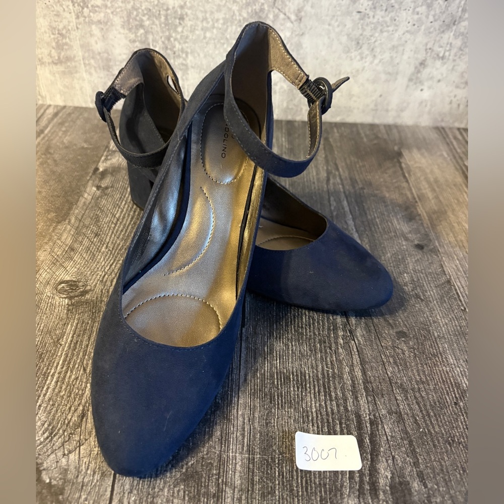 Bandolino dark navy block heel pump with functional ankle strap size 8